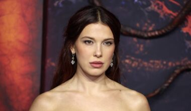 Actrice Millie Bobby Brown hoopt ooit 'griezelig' kerstlied te maken