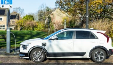 Laden bij andere paal binnen gemeente kan tientallen euro's besparen