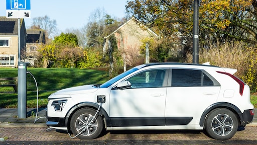 Laden bij andere paal binnen gemeente kan tientallen euro's besparen