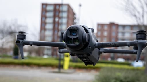 Drones mogen volgend jaar dichter bij luchthavens vliegen: 'Scheelt veel werk'