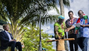 Aan de Surinamerivier wordt de koning vergiffenis geschonken