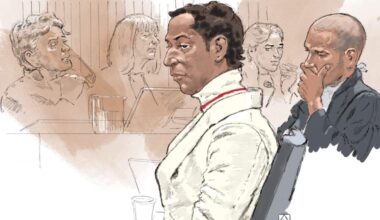 Rechtbanktekening van verdachte Olton K. tijdens de inhoudelijke zitting in de strafzaak.