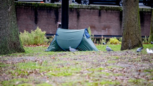 'Steden dreigen dakloze moeders met afpakken kinderen bij hulp'