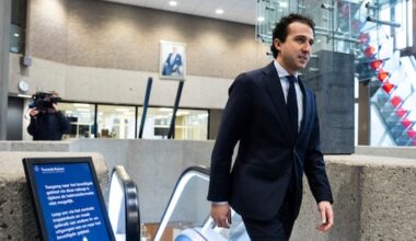 Klaver: 'Nederland koerst af op minderheidskabinet, kiezers belazerd' - RTL.nl