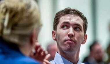 Verdachte van moord op Charlie Kirk voor eerst in rechtbank