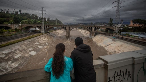 Noodtoestand in Los Angeles: hevige regenval door winterstorm