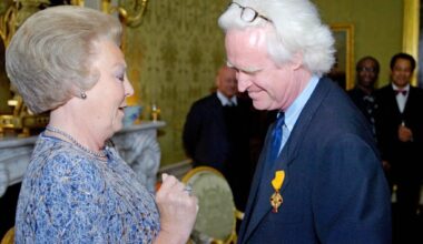 Koning bedankt Siewert Verster met onderscheiding