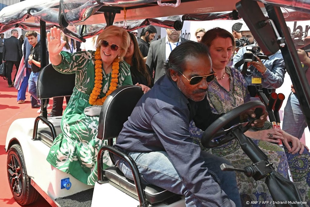 Prinses Astrid stopt met economische missies om gezondheid