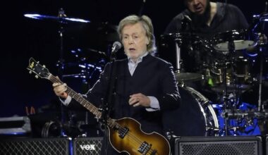 Paul McCartney eert failliet Duits gitaarmerk Höfner: 'Heel verdrietig'
