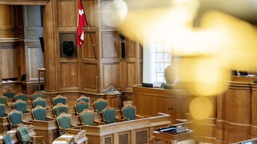 Al decennia minderheidskabinetten in Denemarken, debatten verlopen er opvallend rustig