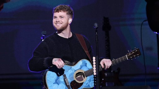 Alex Warren heeft met zijn 'Ordinary' de hit van 2025 te pakken