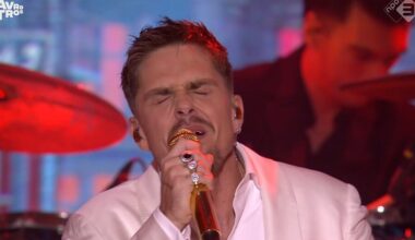 'Klinkt als een zingende kikker'