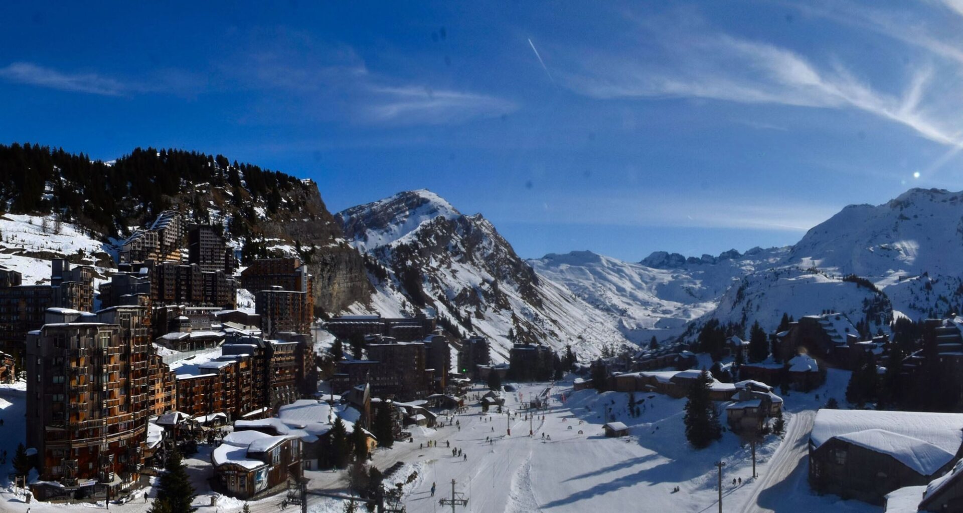 zoveel sneeuw ligt er in bekende skigebieden in Frankrijk