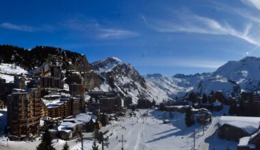 zoveel sneeuw ligt er in bekende skigebieden in Frankrijk