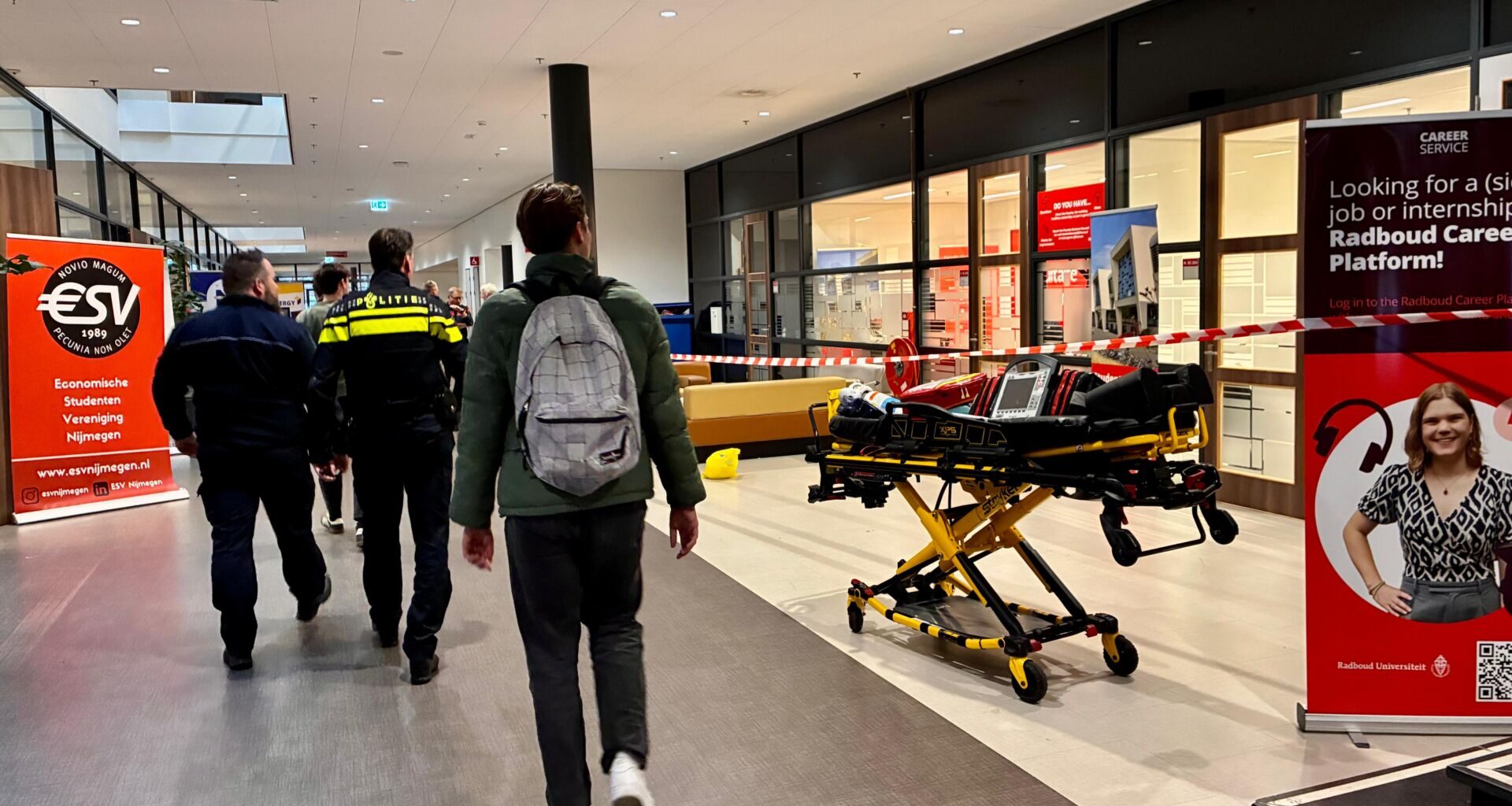 Brief met verdacht poeder aangetroffen in Elinor Ostromgebouw: 'Geen gevaar voor medewerkers of studenten'