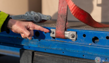 Grote politiecontrole in Wesel: tientallen overtredingen bij vracht- en personenvervoer [+foto’s]