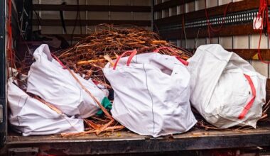 Vrachtwagen vol gestolen koper ontdekt na tip omwonenden, vier mannen opgepakt