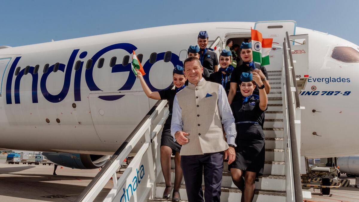 IndiGo-directeur Pieter Elbers bij de eerste vlucht van zijn luchtvaartmaatschappij naar Schiphol.