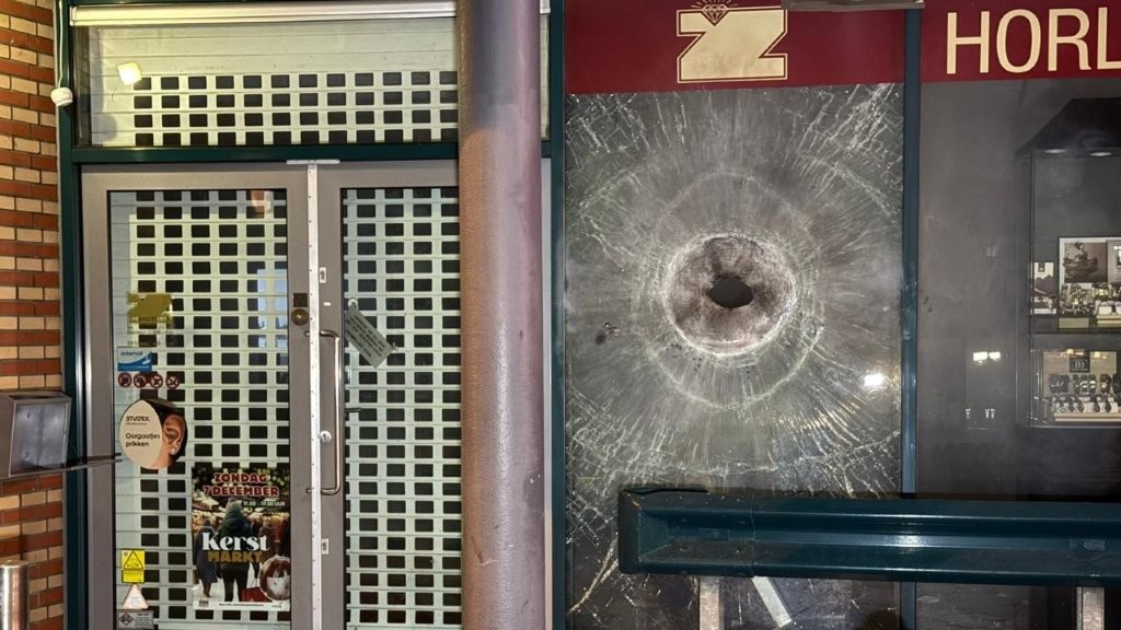 Explosie bij Juwelier van Zaanen in Krommenie