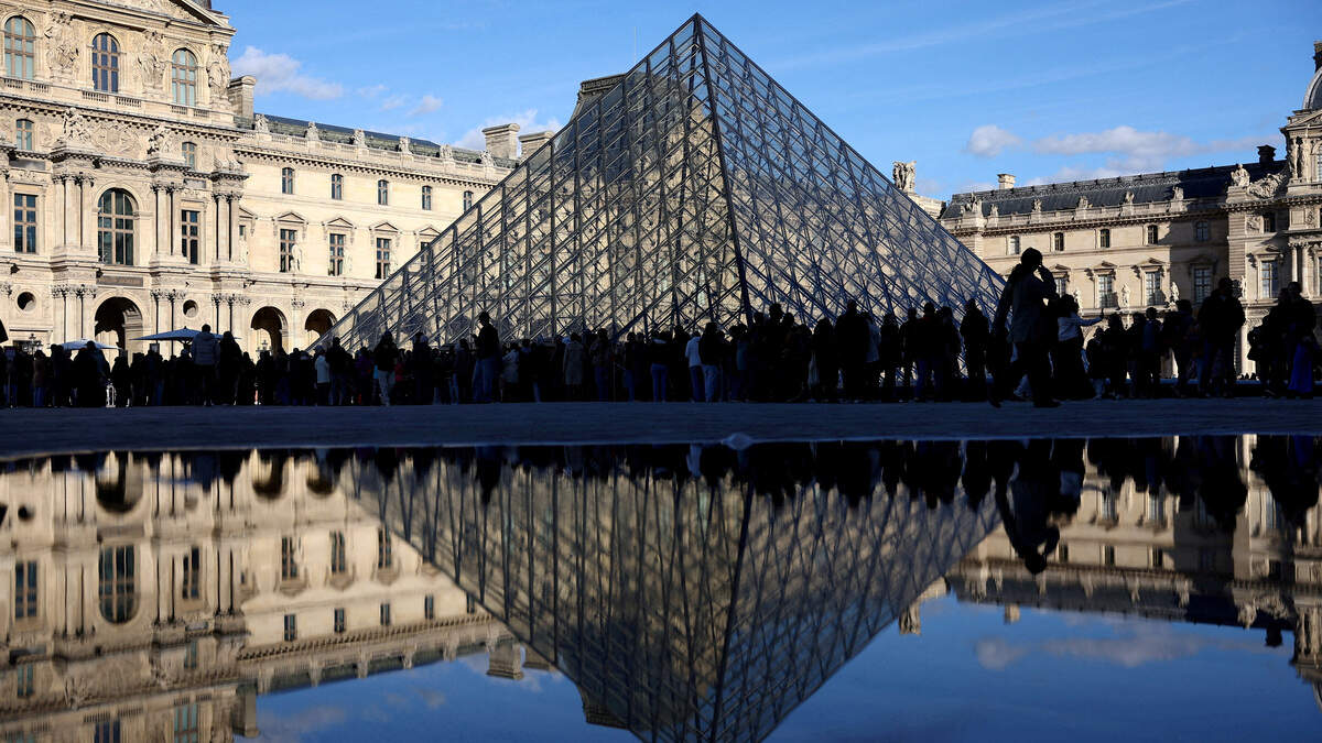 Louvre sluit wegens staking, juwelenroof was er te veel aan - De Standaard