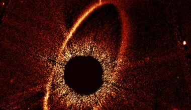 Hubble observeert catastrofale botsing bij ster Fomalhaut