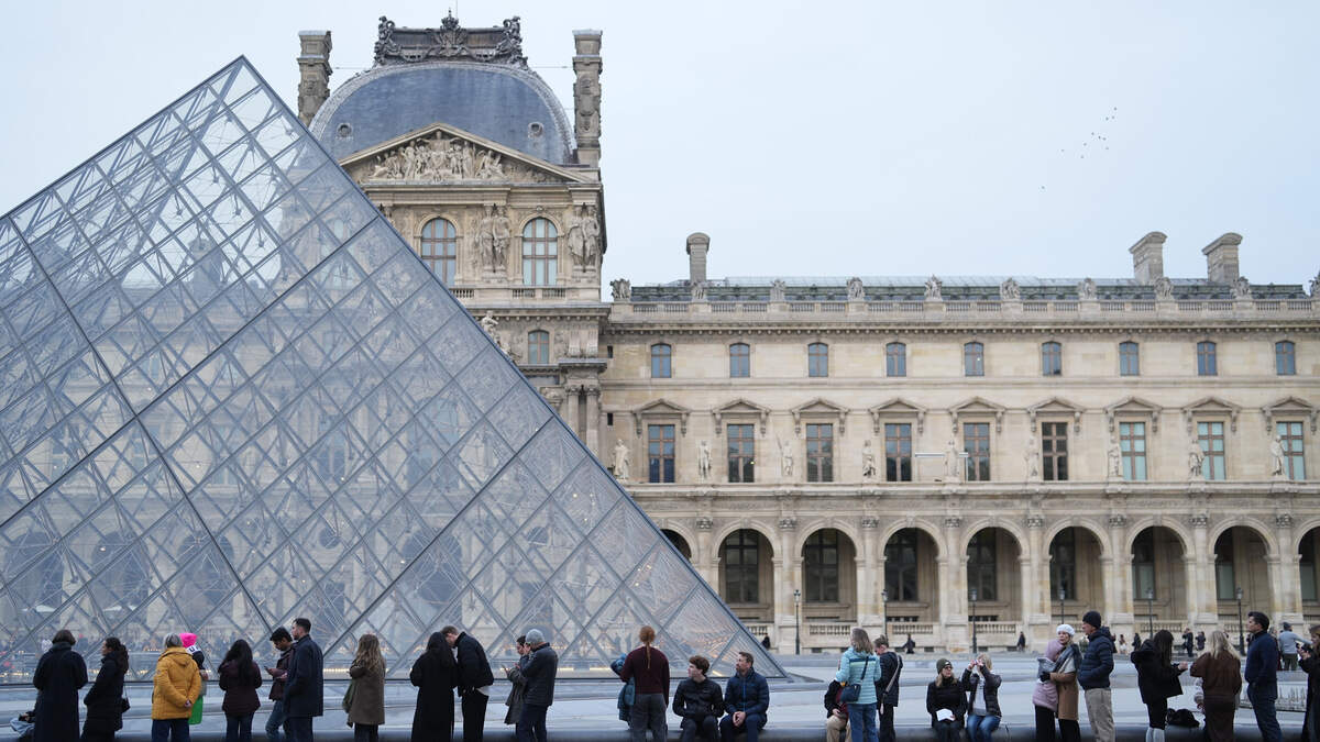 Louvre maar gedeeltelijk open door staking