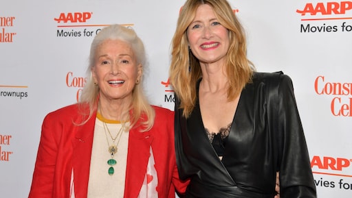 Laura Dern eert overleden moeder Diane Ladd op haar verjaardag: 'Ik hou van je'