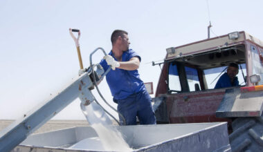 OCI mogelijk van de beurs voor notering in Abu Dhabi , de meeste Nederlandse banken zullen de handel in Abu Dhabi niet ondersteunen.