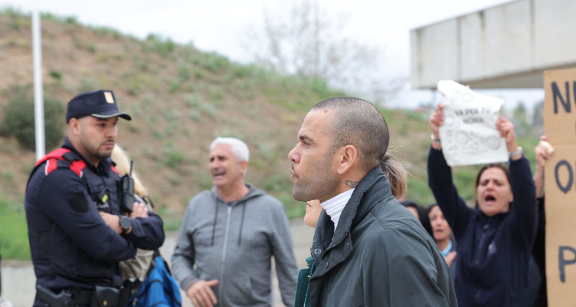 'Dani Alves (42) wil clubeigenaar worden en terugkeren als voetballer'