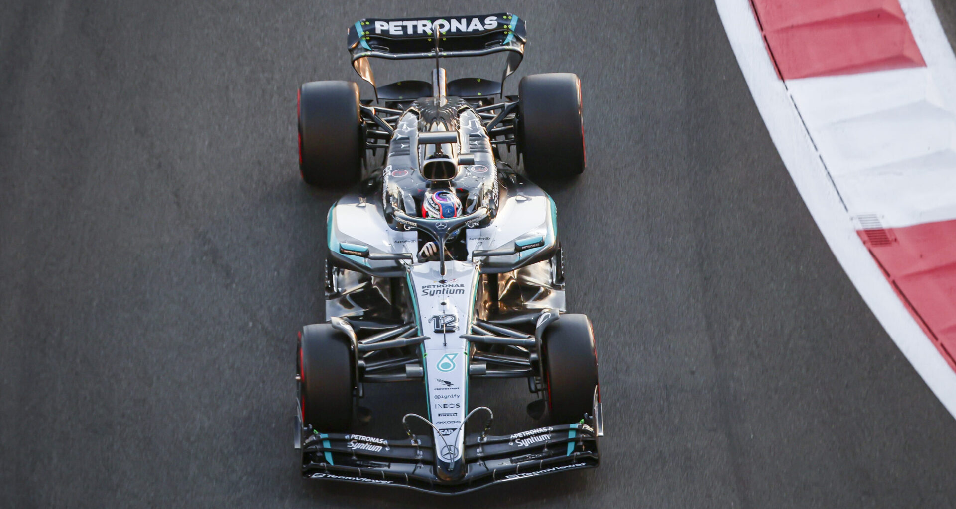 ‘Oud-Mercedes-medewerker lekte truc motor aan andere teams’