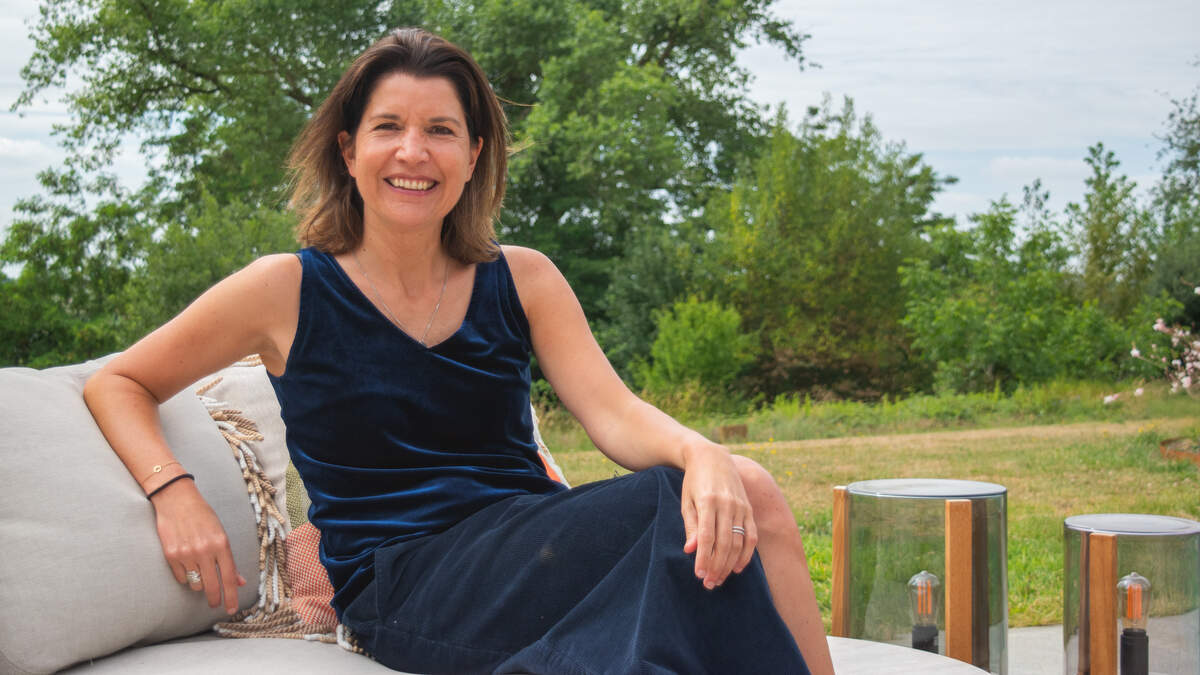 Valerie Van Peel vertelt in ‘Het huis’ over het trauma dat haar leven tekende: “Dat je zwijgt, is heel eigen aan wat je overkomt”