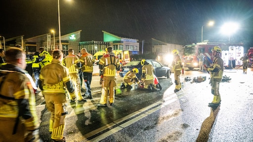 Zeven gewonden bij zwaar ongeluk met meerdere auto's in Alphen aan den Rijn - RTL.nl