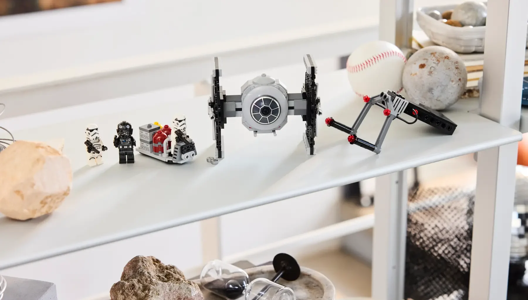 LEGO Star Wars 40771 TIE Fighter with Imperial Hangar Rack opnieuw beschikbaar als gratis gift bij aanschaf Death Star · BrickTastic