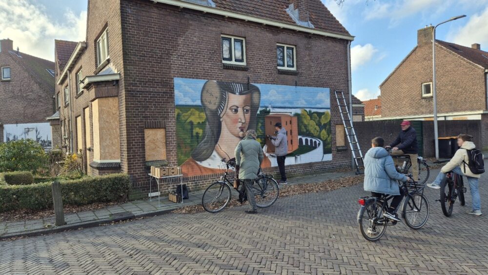 Sassenheimse wijk opgevrolijkt met muurschilderingen – De Teyding