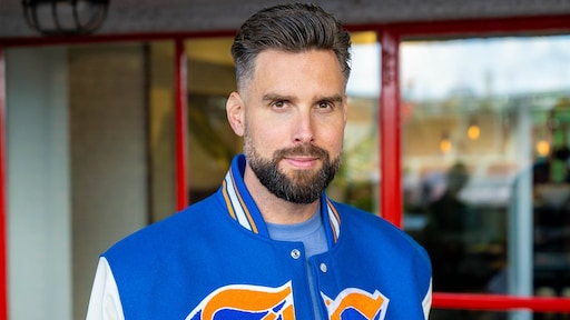 Nick Schilder verrast vriend en vijand met blonde coupe: 'Schrok heel erg'