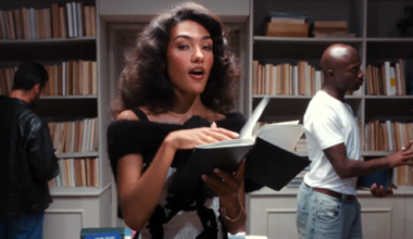 Superlate Alarmschijf voor Olivia Dean