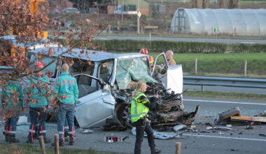 Dode bij ongeval tussen bestelbus en vrachtwagen op A73