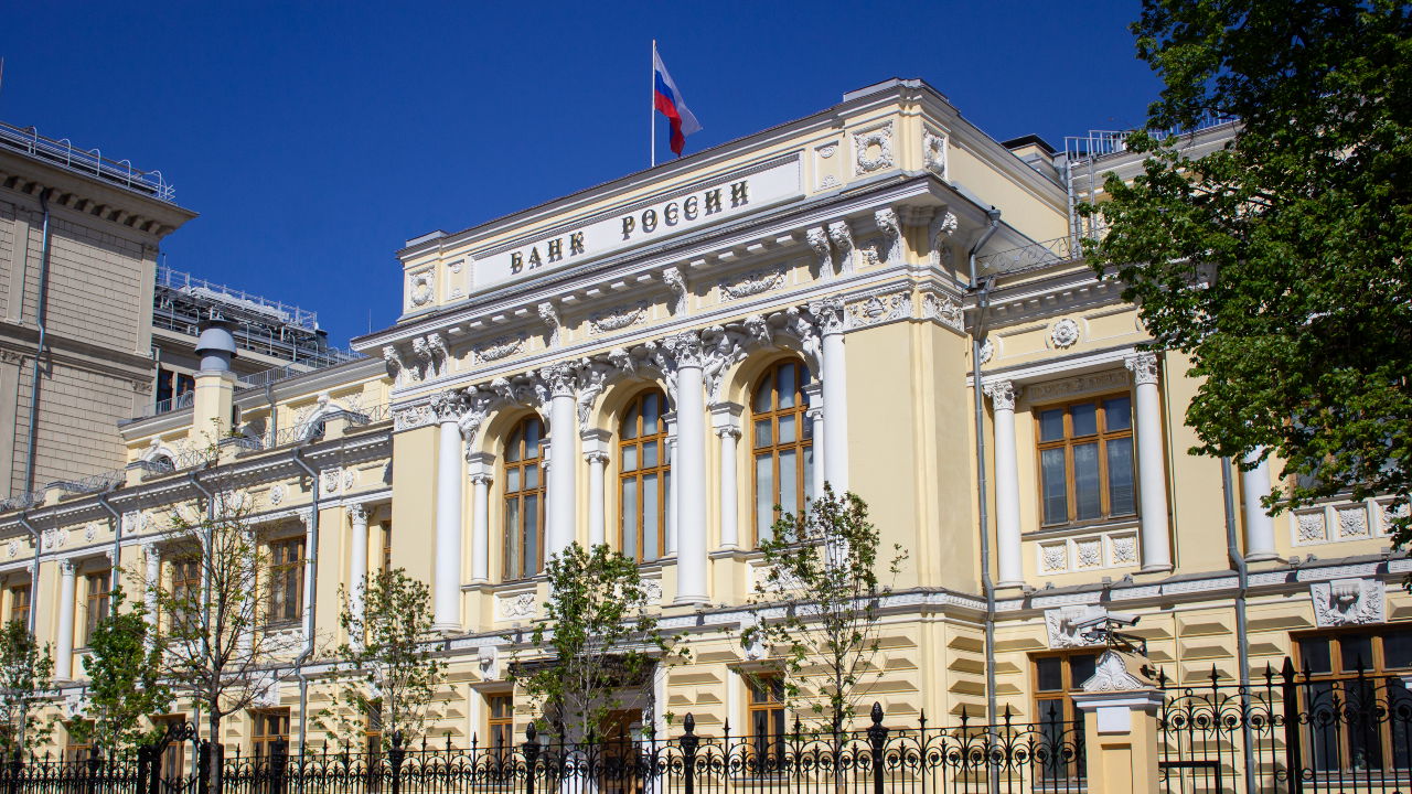 Russische centrale bank verlaagt interventies in vreemde valuta: roebel zal naar verwachting verzwakken