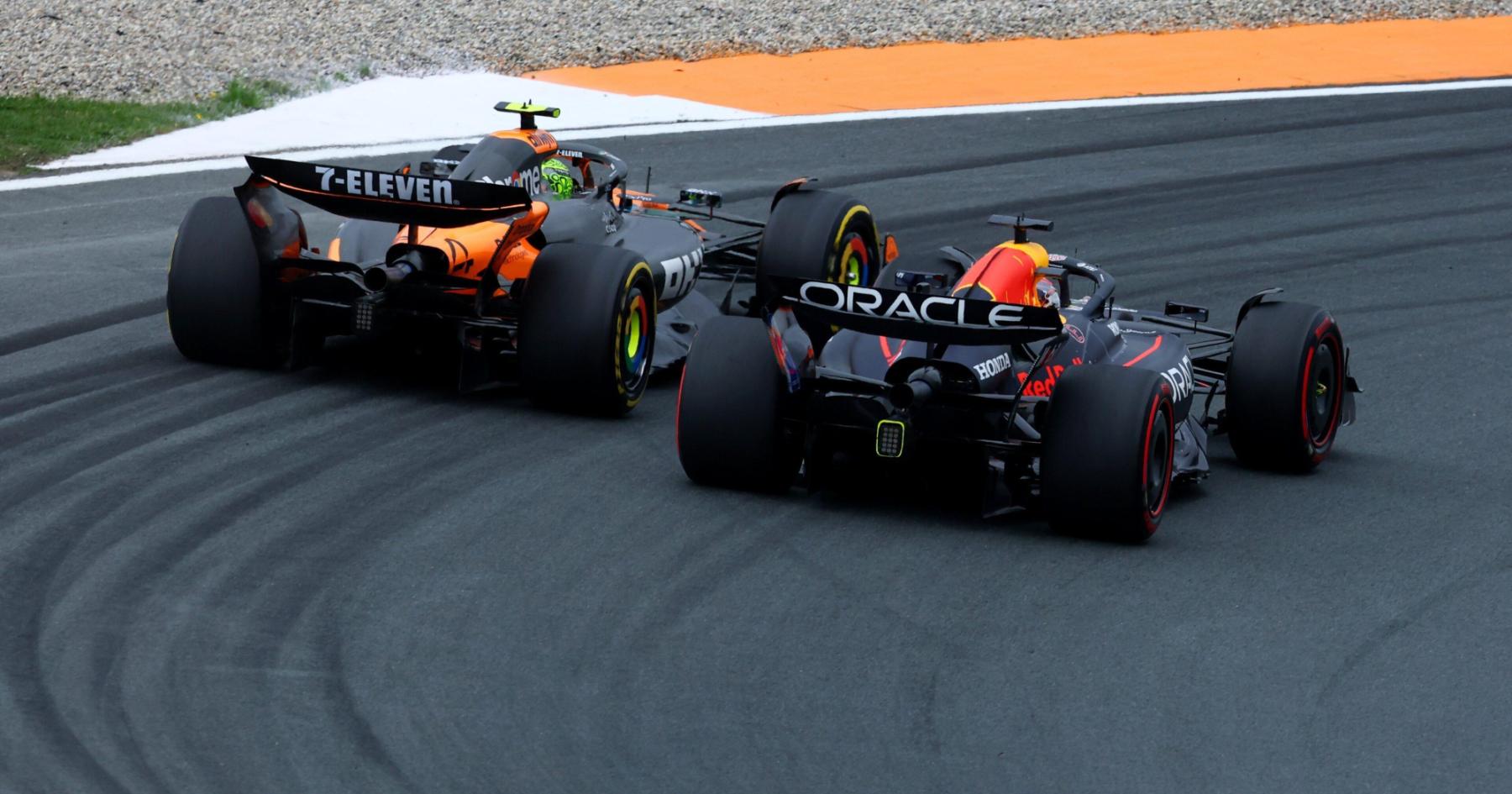 Norris knijpt zich nog eens om Verstappen: "Eigenlijk krankzinnig!"