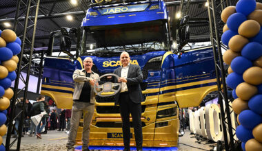 Eenmaal, andermaal… de miljoenste Scania gaat naar Jaro Impex