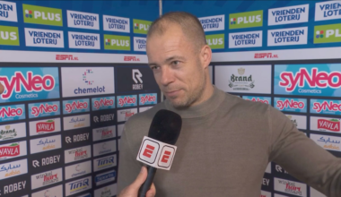 Fortuna Sittard-trainer Danny Buijs uit ongenoegen over arbitrage en heeft drieletterwoord over voor rode kaart Justin Hubner