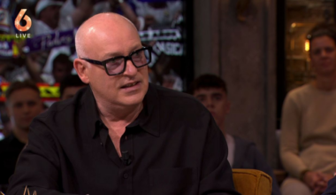 René van der Gijp ziet speler van Feyenoord hopeloos falen: ‘Hij kan er helemaal niks van, dat zei Jan Boskamp altijd al’