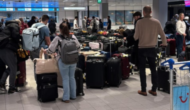 20.000 koffers blijven achter op Schiphol: 'Alles zit erin, inclusief de kerstcadeautjes' - RTL.nl