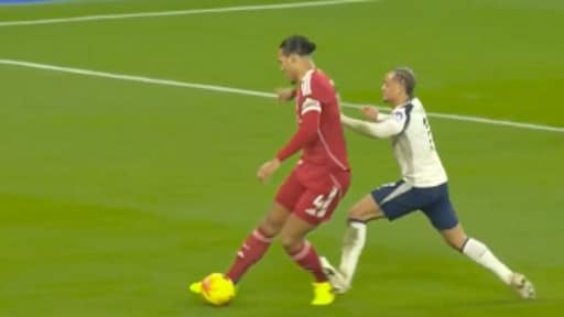 Rood Xavi Simons voor keiharde overtreding op Virgil van Dijk