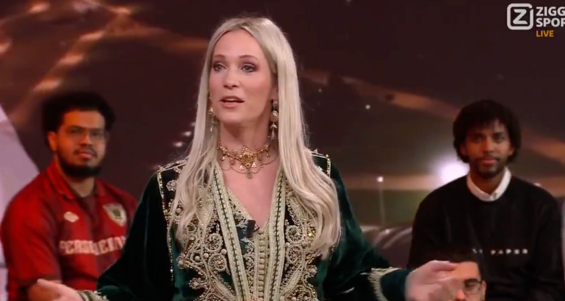 Jan van Halst krijgt Ziggo-studio stil met vunzige vraag aan Hélène Hendriks voor Afrika Cup-duel tussen Marokko en Mali