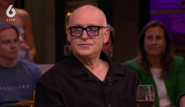 René van der Gijp: 'Hij is helemaal in elkaar geklapt, ze gaan er bijna vanuit dat hij nooit meer voetbalt'