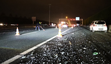 Snelweg A4 bezaaid met glas: weg afgesloten na ongeluk - RTL.nl