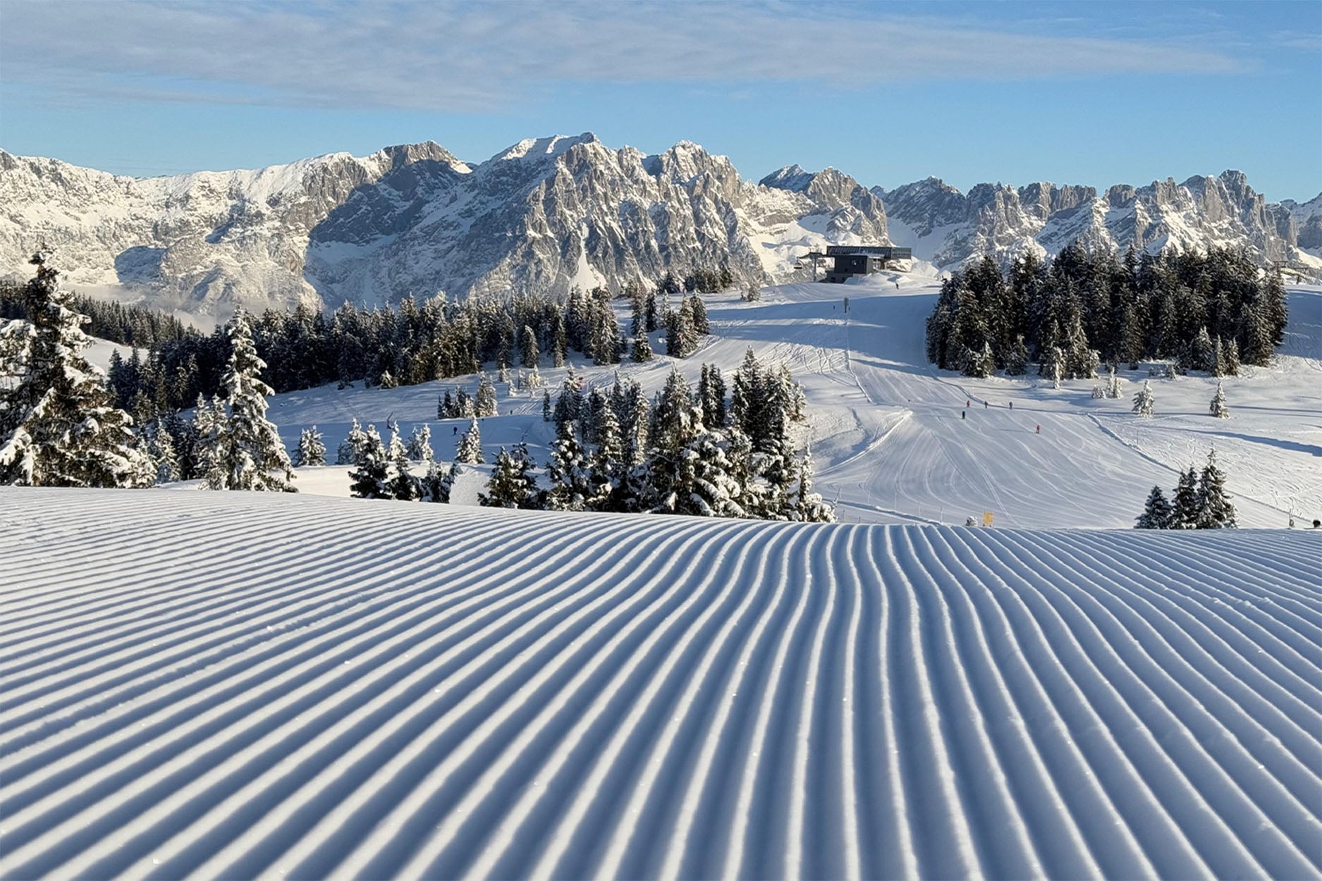 De meest gunstige maand om je wintersport te boeken?<div class="elementor-element elementor-element-54e40b13 elementor-align-left elementor-widget elementor-widget-post-info" data-id="54e40b13" data-element_type="widget" data-widget_type="post-info.default" style="box-sizing: border-box; --flex-direction: initial; --flex-wrap: initial; --justify-content: initial; --align-items: initial; --align-content: initial; --gap: initial; --flex-basis: initial; --flex-grow: initial; --flex-shrink: initial; --order: initial; --align-self: initial; align-self: auto; flex: 0 1 auto; order: 0; place-content: normal; align-items: normal; flex-flow: row; gap: 10px 0px; text-align: left; position: relative; --widgets-spacing: 20px 20px; --widgets-spacing-row: 20px; --widgets-spacing-column: 20px; --swiper-theme-color: #000; --swiper-navigation-size: 44px; --swiper-pagination-bullet-size: 6px; --swiper-pagination-bullet-horizontal-gap: 6px; min-width: 0px; transition: background 0.3s, border 0.3s, border-radius 0.3s, box-shadow 0.3s, transform 0.4s; margin-block-end: 0px; margin: 0px; padding: 0px; max-width: 100%; color: rgb(32, 32, 32); font-family: -apple-system, "system-ui", "Segoe UI", Roboto, "Helvetica Neue", Arial, "Noto Sans", sans-serif, "Apple Color Emoji", "Segoe UI Emoji", "Segoe UI Symbol", "Noto Color Emoji"; font-size: 16px; font-weight: 400; white-space-collapse: collapse; background-color: rgb(255, 255, 255);"><ul class="elementor-inline-items elementor-icon-list-items elementor-post-info" style="background: rgba(255, 255, 255, 0); border: 0px; margin-block: 0px; outline: 0px; vertical-align: baseline; list-style-type: none; margin: 0px calc(-3px); padding: 0px; display: flex; flex-wrap: wrap; margin-inline: -8px; justify-content: flex-start;"><li class="elementor-icon-list-item elementor-repeater-item-6863c75 elementor-inline-item" itemprop="author" style="box-sizing: border-box; background: rgba(255, 255, 255, 0); border: 0px; font-size: inherit; margin-block: 0px; outline: 0px; vertical-align: baseline; margin: 0px calc(3px); padding: 0px; position: relative; align-items: center; display: flex; justify-content: flex-start; text-align: left; font-family: Cabin, sans-serif; word-break: break-word; margin-inline: 8px;"><a style="box-sizing: border-box; text-decoration-line: none; background-color: rgba(255, 255, 255, 0); color: rgb(238, 42, 83); box-shadow: none; align-items: center; display: flex; font-size: inherit; justify-content: flex-start;" href="https://skiinformatie.nl/author/anne/"></a></li></ul></div>