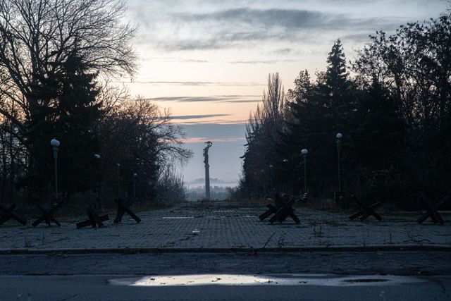 Monument voor de Tweede Wereldoorlog op de oever van de Dnipro