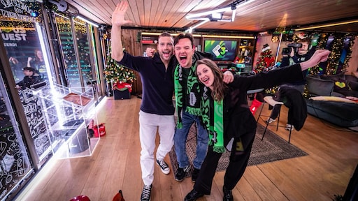 Glazen Huis-dj Barend van Deelen heeft last van zijn stem